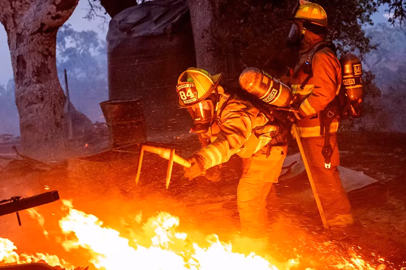 Chùm ảnh cháy rừng ở California nuốt chửng 4.850 hecta