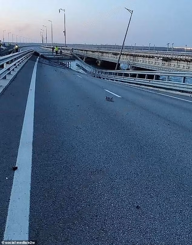 Chùm ảnh hiện trường cầu Crimea sau vụ tấn công mới 