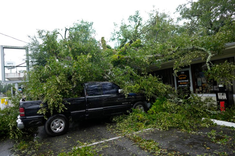 Chùm ảnh bão Idalia tàn phá Florida