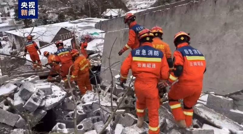 Chùm ảnh lở đất khiến 47 người bị chôn vùi ở Trung Quốc 