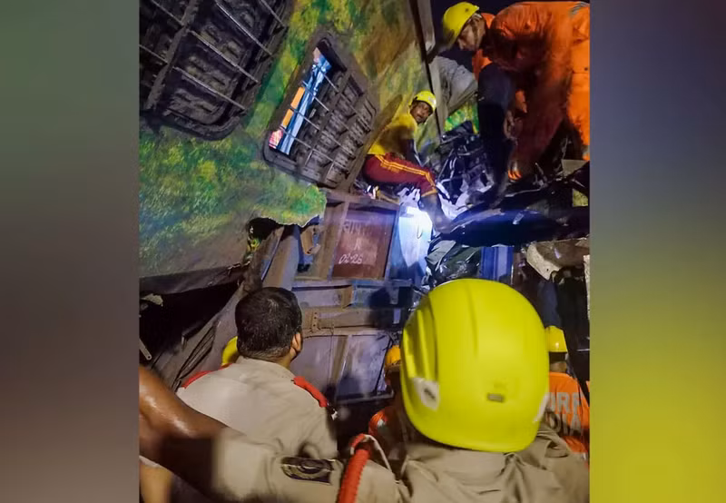 Hiện trường tai nạn thảm khốc, 207 người Ấn Độ thiệt mạng