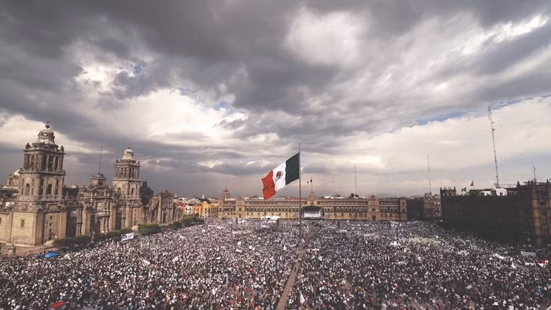 Biển người xuống đường ở Mexico 