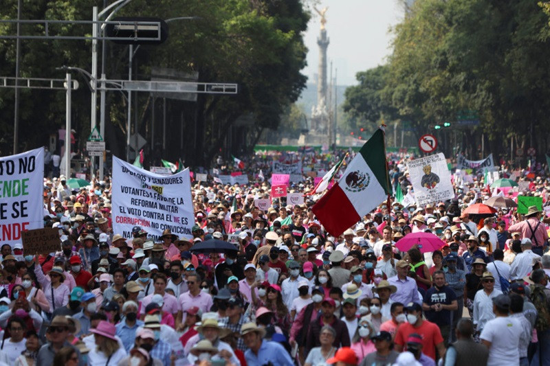 Biển người xuống đường ở Mexico 