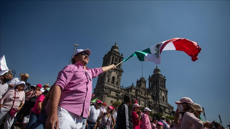 Biển người xuống đường ở Mexico 