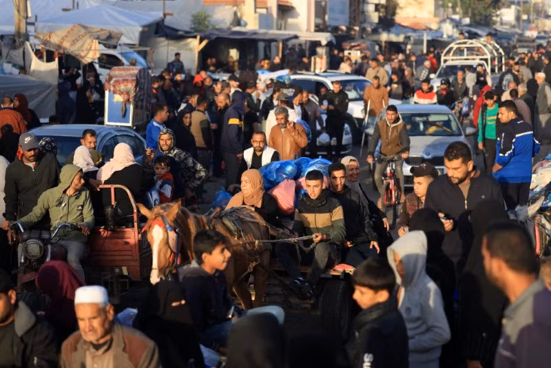 Hình ảnh hàng nghìn người Palestine trở về Gaza