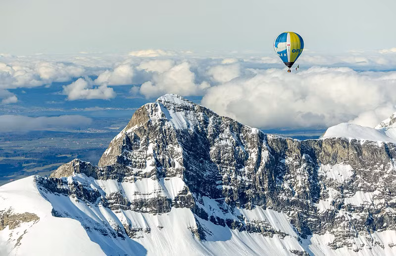 Chùm ảnh rực rỡ Lễ hội khinh khí cầu quốc tế lần thứ 44 ở Thụy Sĩ