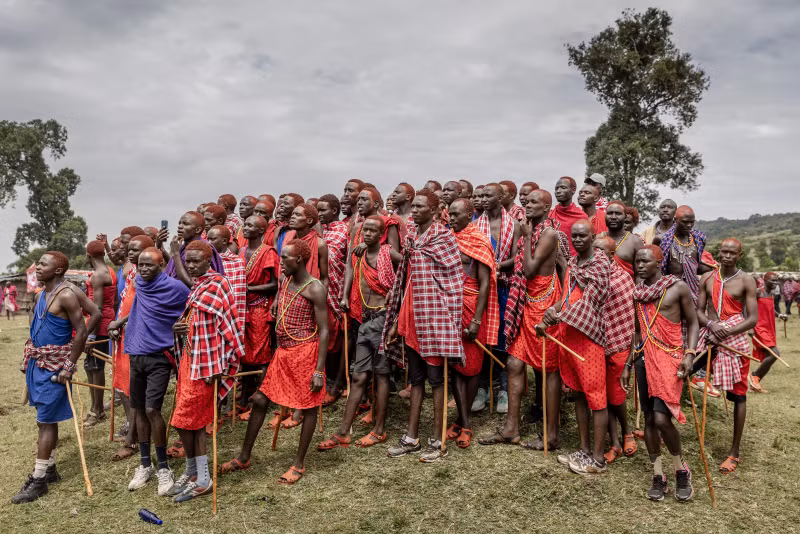 Chùm ảnh lễ trở thành đàn ông rực rỡ của thanh niên Maasai
