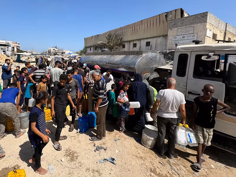 Hình ảnh trẻ em Palestine vật vã trong đói khát