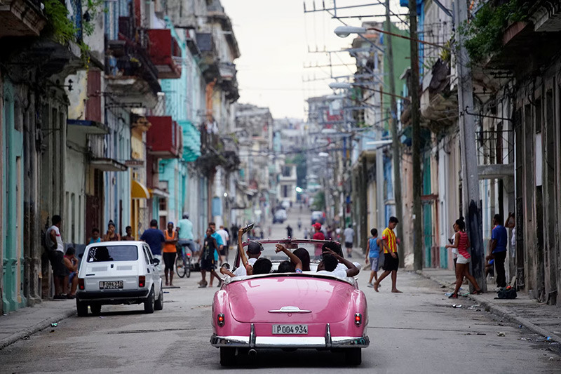 Chùm ảnh những chiếc xe cổ tuyệt đẹp trên đường phố Havana 