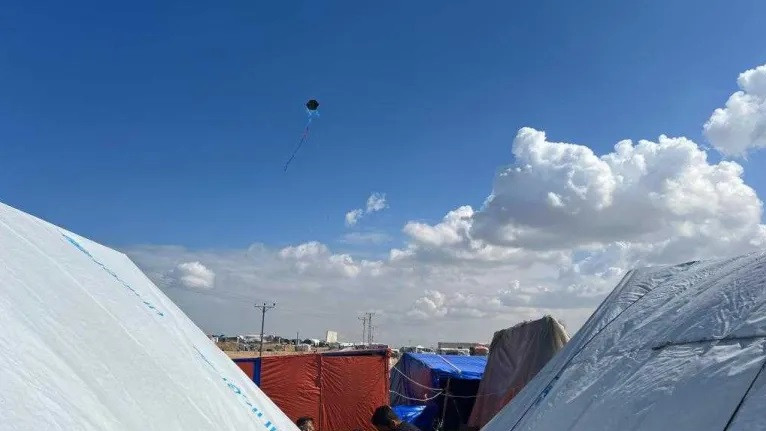 Hình ảnh những cánh diều trên bầu trời Gaza 