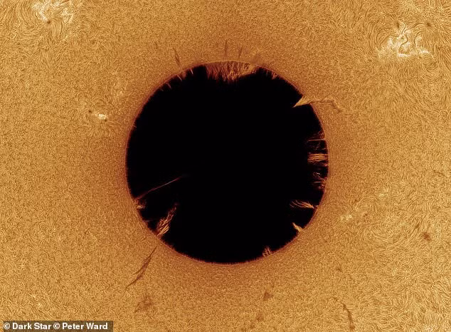 Mãn nhãn những bức ảnh đoạt giải Nhiếp ảnh gia thiên văn