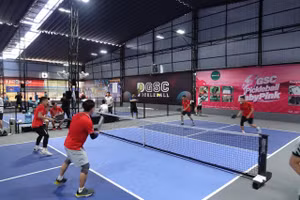 Một trận đấu ở nội dung đôi nam.