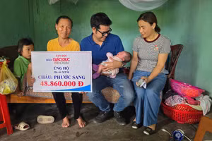 Các tấm lòng hảo tâm đã chung tay ủng hộ gia đình bé Phước Sang với số tiền hơn 48 triệu đồng.