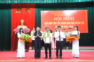 Thầy Phan Anh Tú được vinh danh điển hình tiên tiến ngành Giáo dục và Đào tạo Hà Tĩnh giai đoạn 2020-2025.