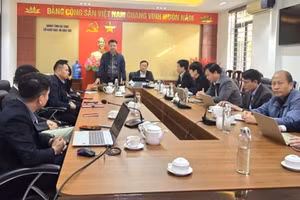 Tổng Biên tập Báo GD&TĐ Triệu Ngọc Lâm phát biểu tại buổi làm việc với Sở GD&ĐT Hà Tĩnh.