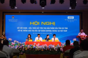 Hội nghị kết nối cung - cầu với Central Retail tại Hà Tĩnh.