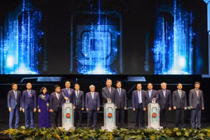 Lãnh đạo Đảng, Nhà nước cùng đại biểu thực hiện nghi thức khởi công 100 phòng học STEM.