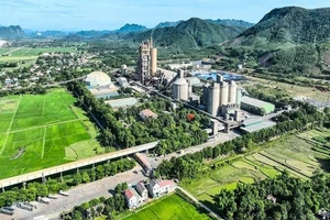 Toàn cảnh Nhà máy Xi măng Sông Gianh.