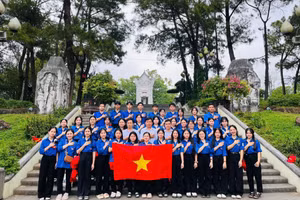 Tuổi trẻ Trường THPT Hà Huy Tập với khát vọng cống hiến trên quê hương cách mạng.