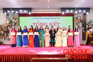 10 giáo viên đạt giải Nhất được vinh danh tại buổi lễ.