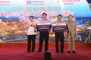 Chương trình “Nghĩa tình Duyên Hải” dành tặng hàng trăm suất quà tới học sinh, người nghèo.