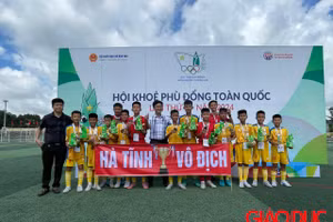 Hà Tĩnh giành chức vô địch giải bóng đá U11 tại Hội khỏe Phù Đổng toàn quốc lần thứ X.