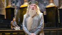 Hình ảnh đời thường của 'cụ Dumbledore' trong phim Harry Potter