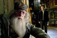 Hình ảnh đời thường của 'cụ Dumbledore' trong phim Harry Potter