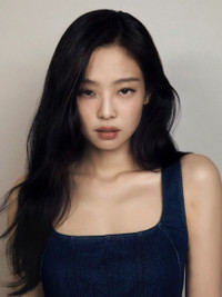 Jennie (BLACKPINK) khoe vòng eo siêu nhỏ tuyệt đẹp