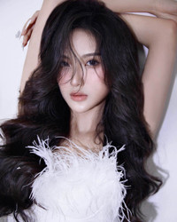 Nhan sắc cực kỳ nóng bỏng của thí sinh nhỏ tuổi nhất Miss Grand Vietnam 2023