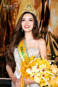 Vẻ đẹp hiện đại của người đẹp 28 tuổi đăng quang Miss Grand Vietnam 2023