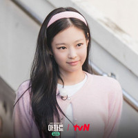 Ngỡ ngàng nhan sắc 'lão hóa ngược' của Jennie (BLACKPINK)