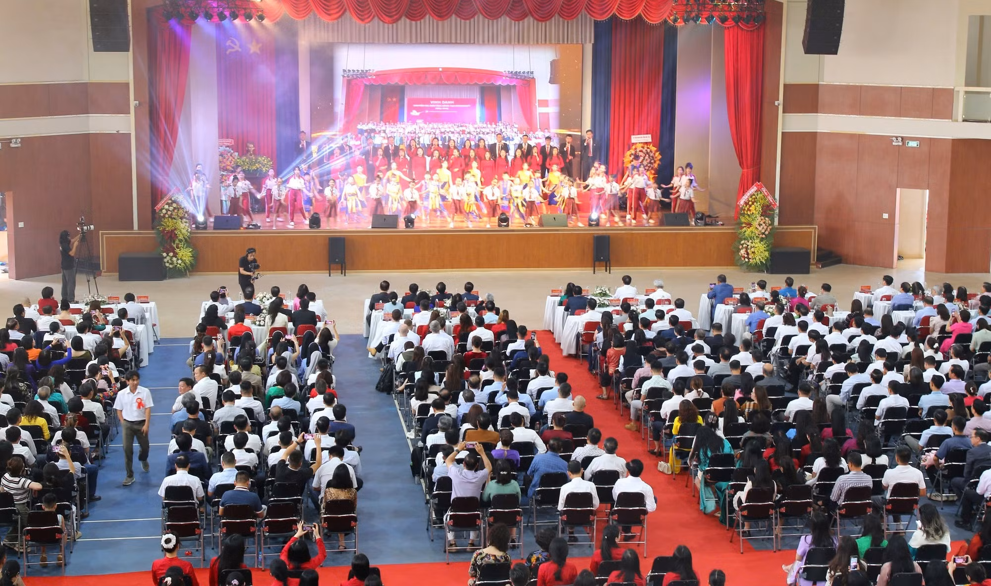 Toàn cảnh buổi lễ. (Ảnh: Thế Hùng)