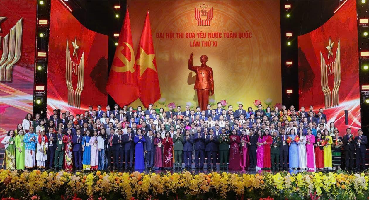 Cô giáo Trần Thị Thoại - Trường THPT Krông Nô là một trong những đại biểu của Lâm Đồng dự Đại hội thi đua yêu nước toàn quốc lần thứ XI.