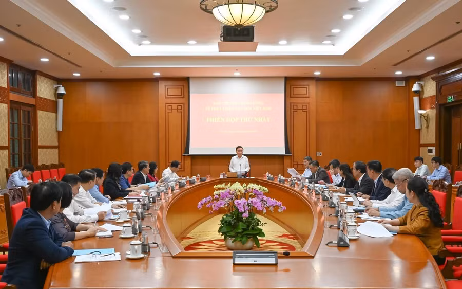 Thường trực Ban Bí thư Trần Cẩm Tú, Trưởng Ban Chỉ đạo Trung ương về phát triển văn hóa Việt Nam, chủ trì phiên họp thứ nhất - Ảnh: dangcongsan.vn.