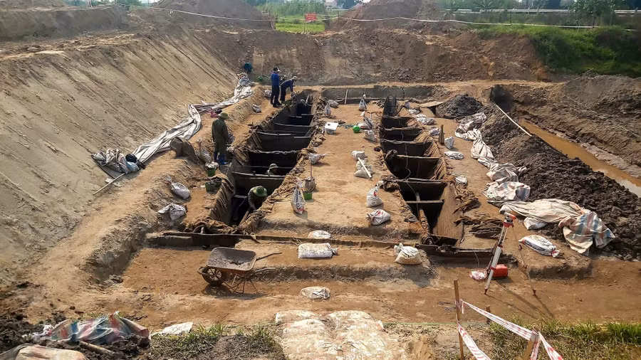 Hiện trường khai quật khảo cổ 2 chiếc thuyền tại Bắc Ninh.