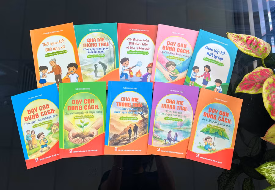 Bộ sách gồm 10 ấn phẩm thuộc ba chủ đề: kỹ năng sinh tồn thông minh của trẻ, kỹ năng làm cha mẹ và tâm lý thiếu niên. 