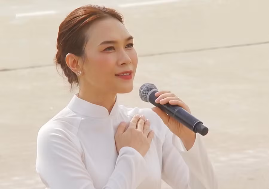 Ca sĩ Mỹ Tâm nối tiếp làn sóng những nghệ sĩ giúp đỡ đồng bào chịu ảnh hưởng bởi bão lũ.