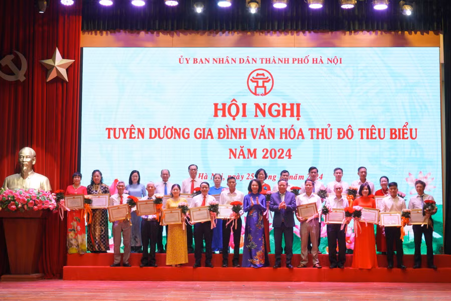 gia-dinh-van-hoa-hanoi-1-1204-3972.jpg