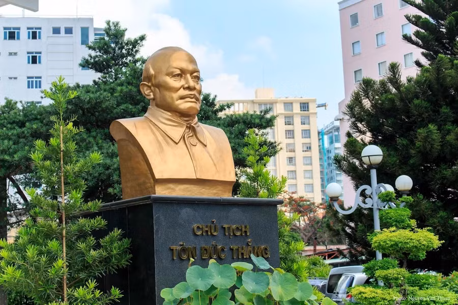 ton-duc-thang-2.jpg
