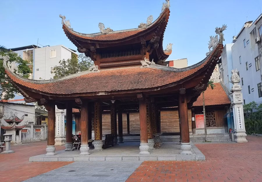 Di tích lịch sử - nghệ thuật đình Bái Ân - Quán Cây, Ao cá (phường Nghĩa Đô, quận Cầu Giấy).