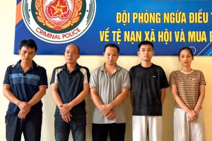 Các bị can tại cơ quan điều tra. Ảnh: Công an tỉnh Hưng Yên.
