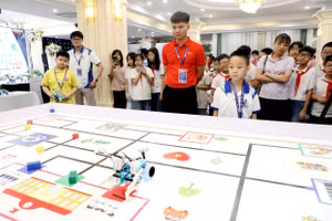Màn tranh tài đầy kịch tính giữa các đội.