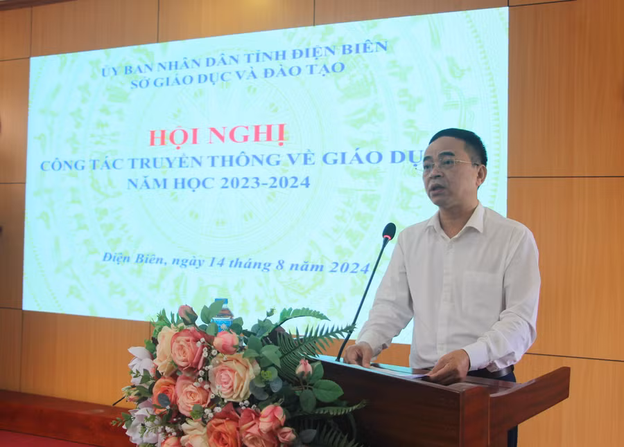 Ông Nguyễn Văn Đoạt, Giám đốc Sở GD&amp;ĐT Điện Biên phát biểu tại hội nghị.
