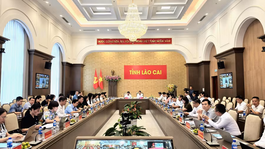 truc-tuyen-lc.jpg