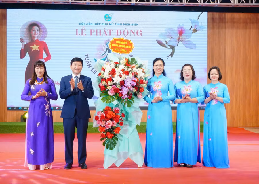 tuan-le-ao-dai-1.jpg
