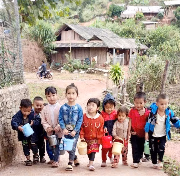 Một ngày đến trường của học sinh trường Mầm non Quảng Lâm, xã Quảng Lâm, huyện Mường Nhé, tỉnh Điện Biên.