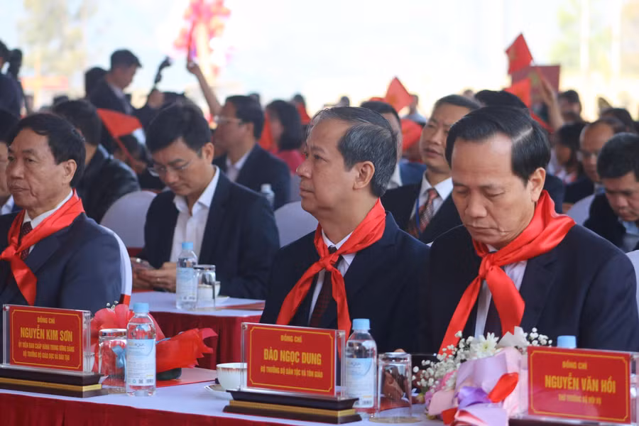 khanh-thanh-sipaphin-2.jpg