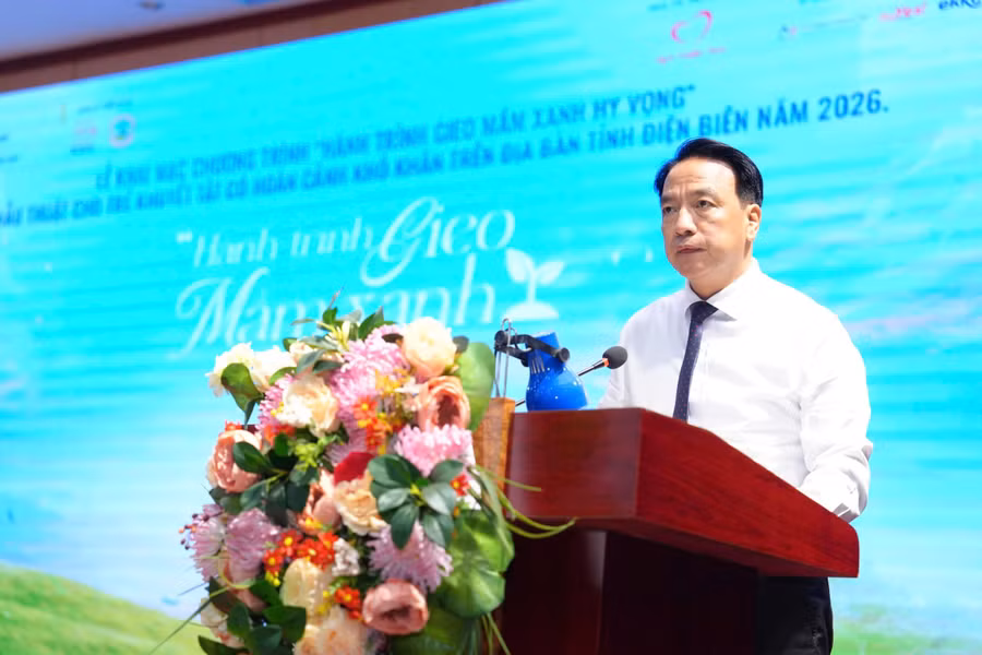 pham-giang-nam.jpg
