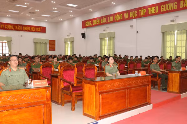 Quang cảnh buổi khai giảng. (Ảnh: Cổng TTĐT tỉnh Vĩnh Long)